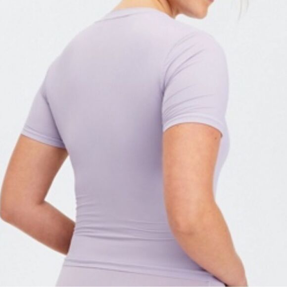 Fabletics Naked Feel Fine Touch Short Sleeve Tee Shade (Lt Purple)S NWT in packg - Picture 2 of 4